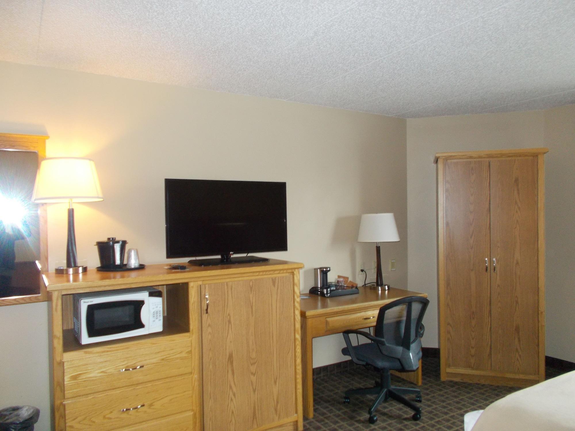 Americinn By Wyndham Aberdeen Event Center Экстерьер фото
