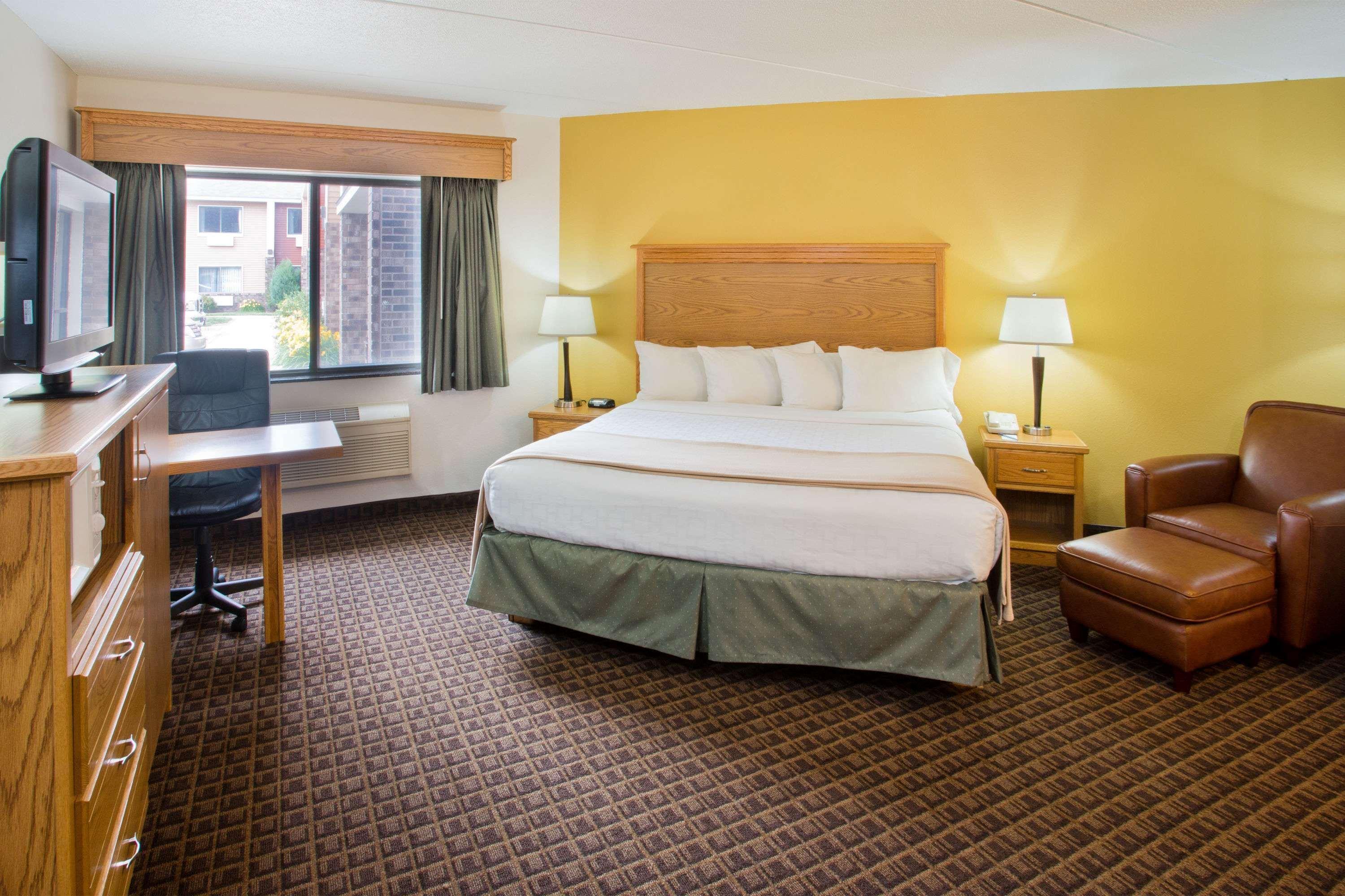 Americinn By Wyndham Aberdeen Event Center Экстерьер фото