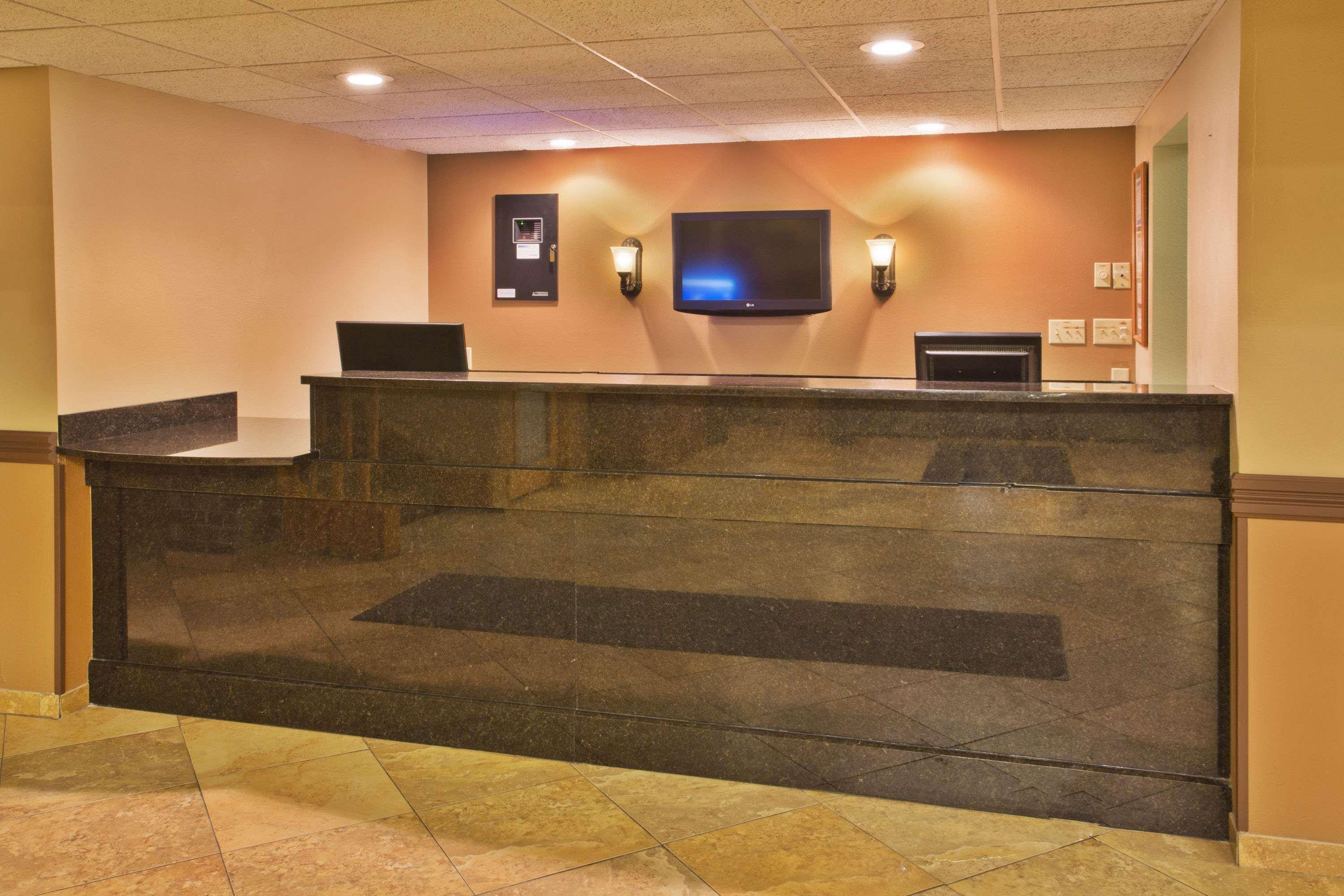 Americinn By Wyndham Aberdeen Event Center Экстерьер фото