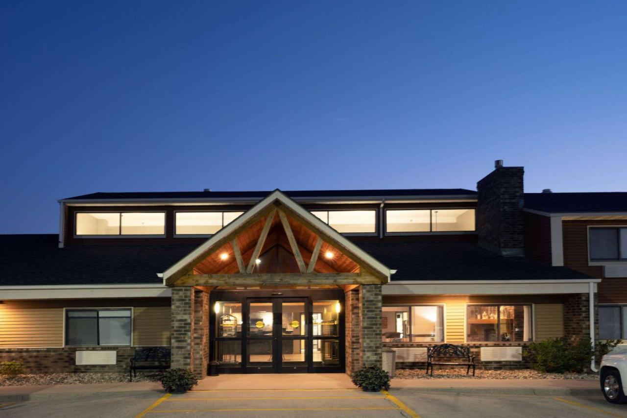 Americinn By Wyndham Aberdeen Event Center Экстерьер фото